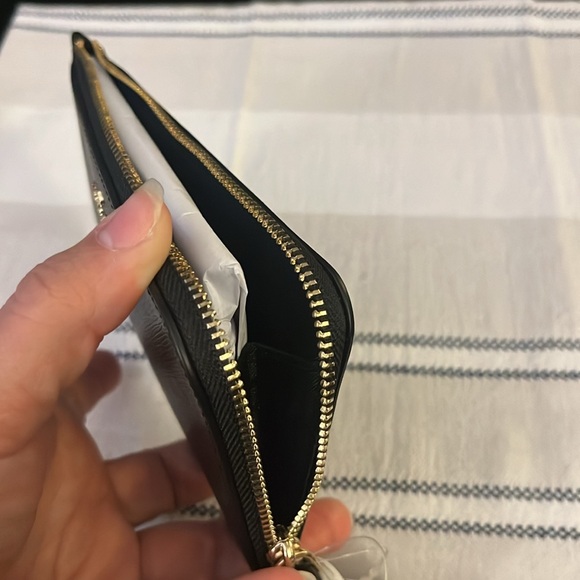 Kate Spade Lucy Small L Zip Wristlet - Picture 4 of 5